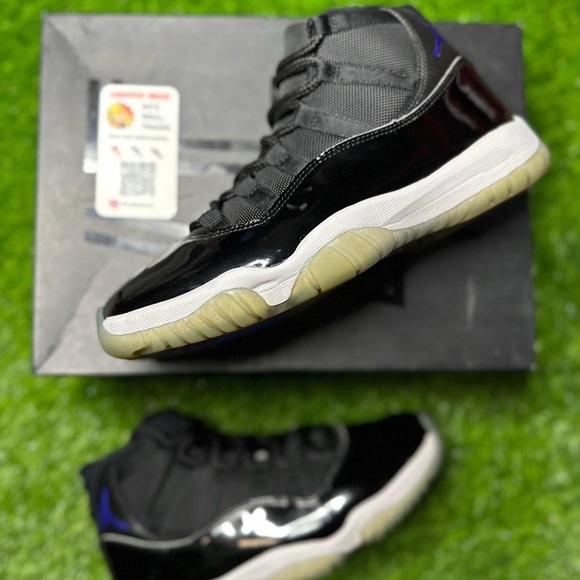 Jordan 11 space jams 2016 size 8 - Picture 3 of 4
